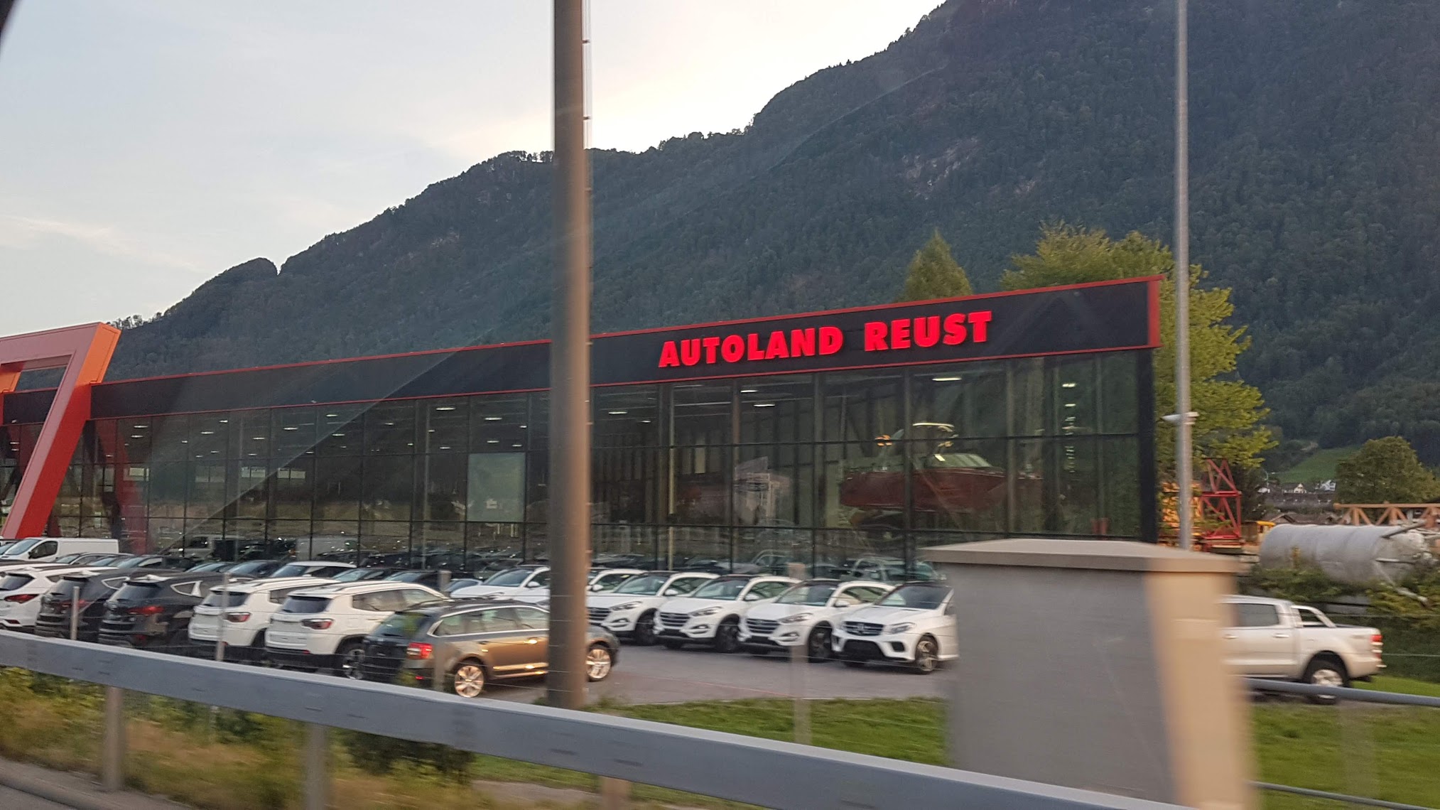 Autoland Reust AG